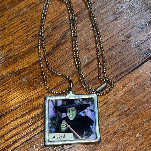 Source Unknown Wicked Witch Necklace - Picture 1 of 2